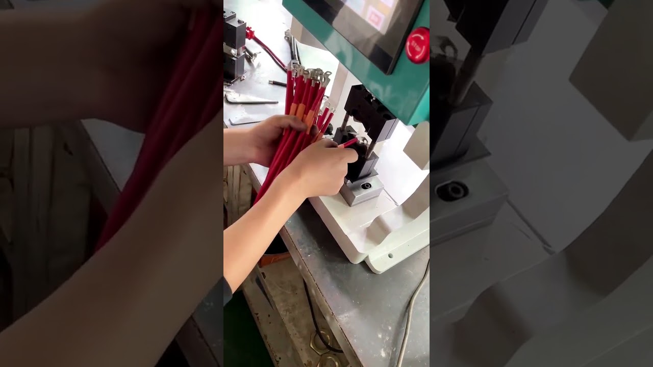 Acuan Tersuai untuk Crimp Terminal Bengkok 90° – Mesin Pemprosesan Wayar Automatik #mesin #mesinpenanggalkabel #kilang