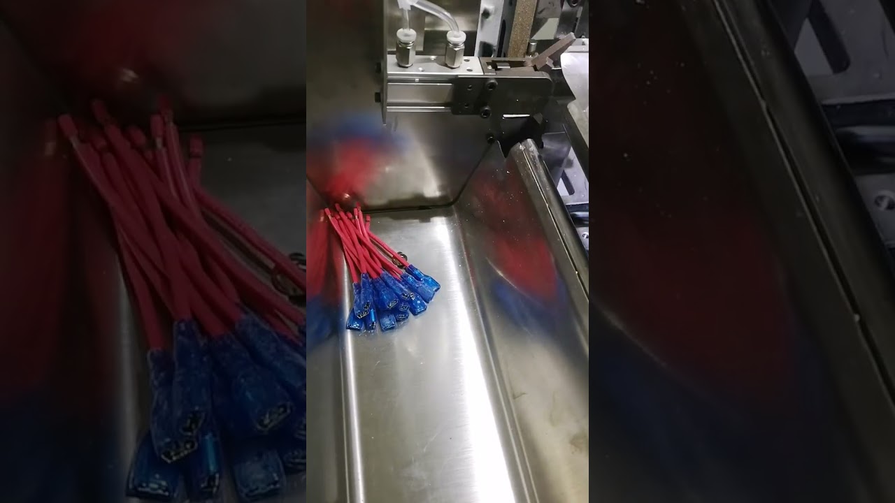 Mesin Crimping Terminal & Pemasangan Perumah Automatik Sepenuhnya untuk Kord Kuasa | Efisien & Pantas #kilang #mesin