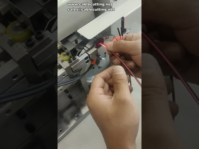 Mesin Automatik Sarung Tiub & Pemotong Tiub Mengecut Haba dengan Pengering - Tingkatkan Kecekapan Pendawaian