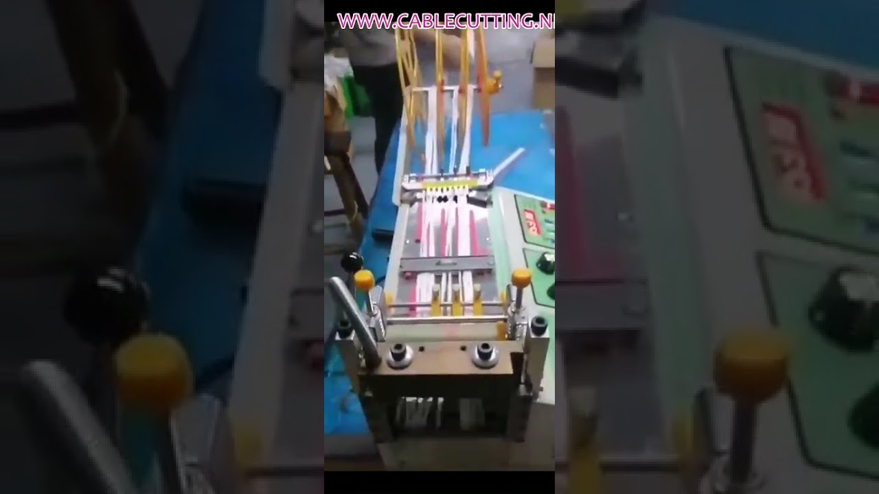 Mesin Potong Topeng Automatik – Peralatan Produksi PPE Berkualiti Tinggi
