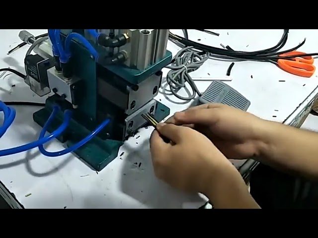 Mesin Penanggal Wayar Pneumatik 3F - Automatik Berbilang Teras untuk Kabel