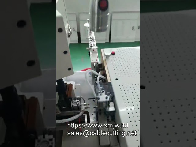 Mesin Crimping Terminal Kabel Data Mikro-USB Automatik Sepenuhnya – Tingkatkan Kecekapan Pengeluaran