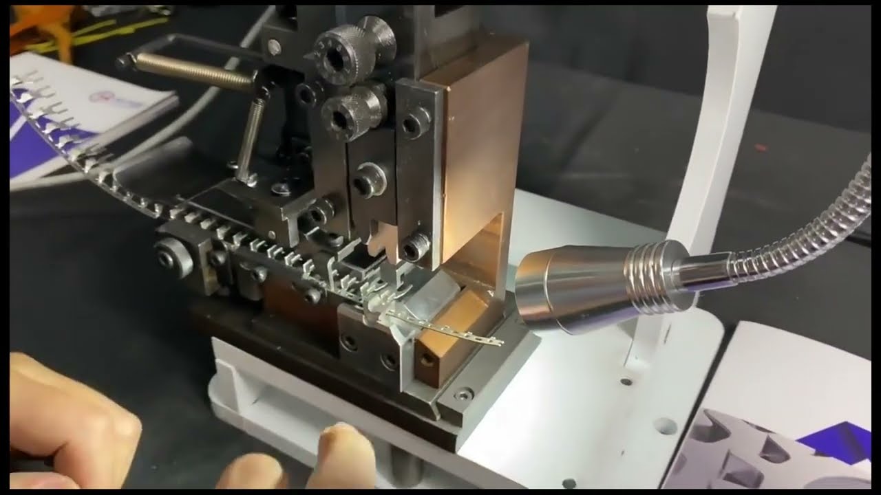 Mesin Crimping Terminal Elektrik 15 Tan Super Senyap dengan Pelbagai Acuan untuk Ferrule dan Penyambung Terikat